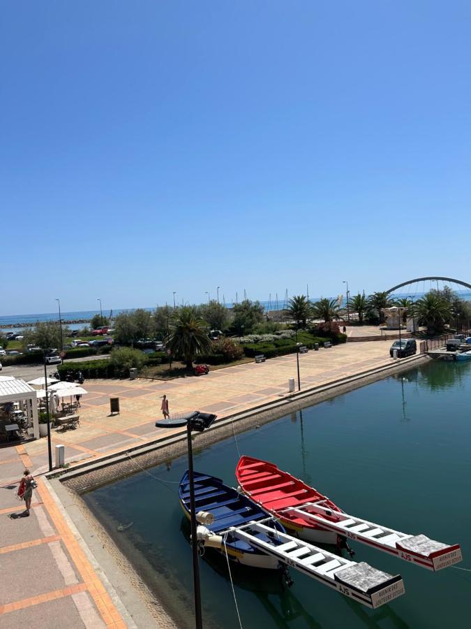 Studio Vue Mer Situe A Cote De La Plage Quartier Des Quilles Sète Exterior foto